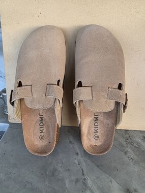 Kidmi Suede Slip-On Clog in Light Brown